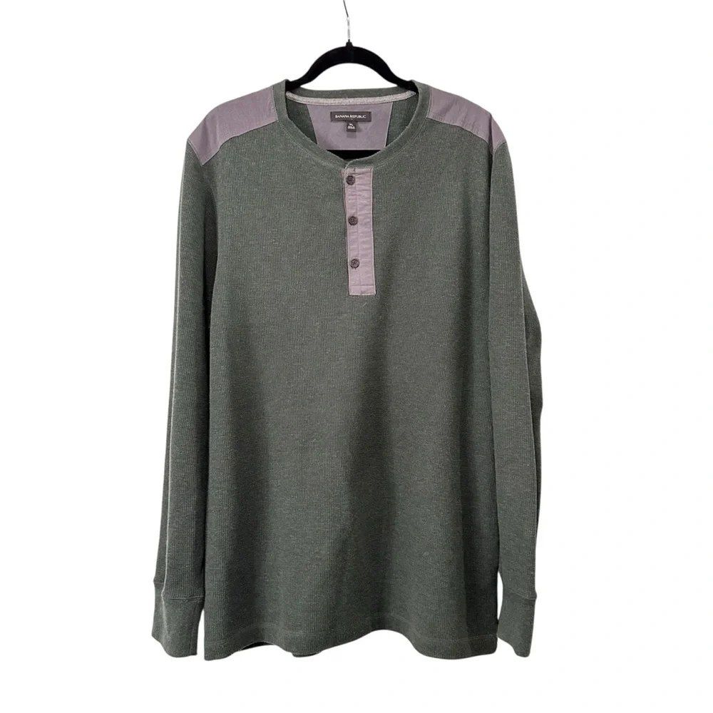 Banana Republic Green Long Sleeve Henley